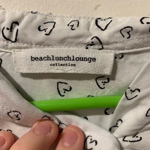 Pettit medium button up white with black hearts - Picture 2 of 5